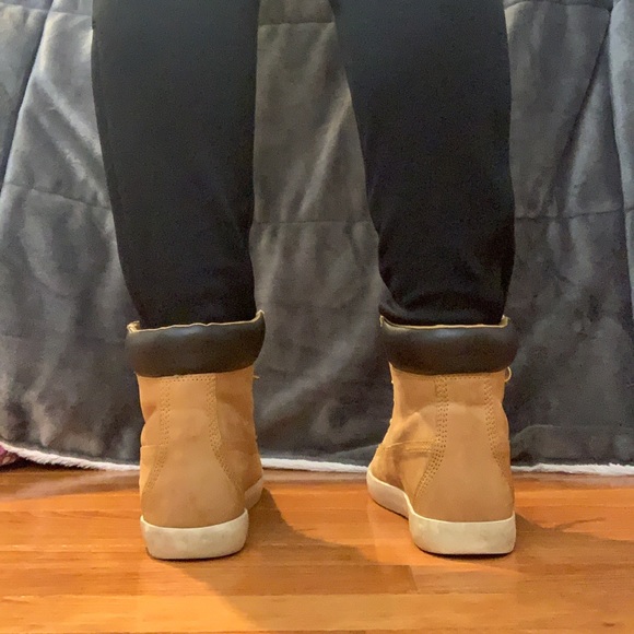 Women’s Timberlands Size 6 - Picture 6 of 6